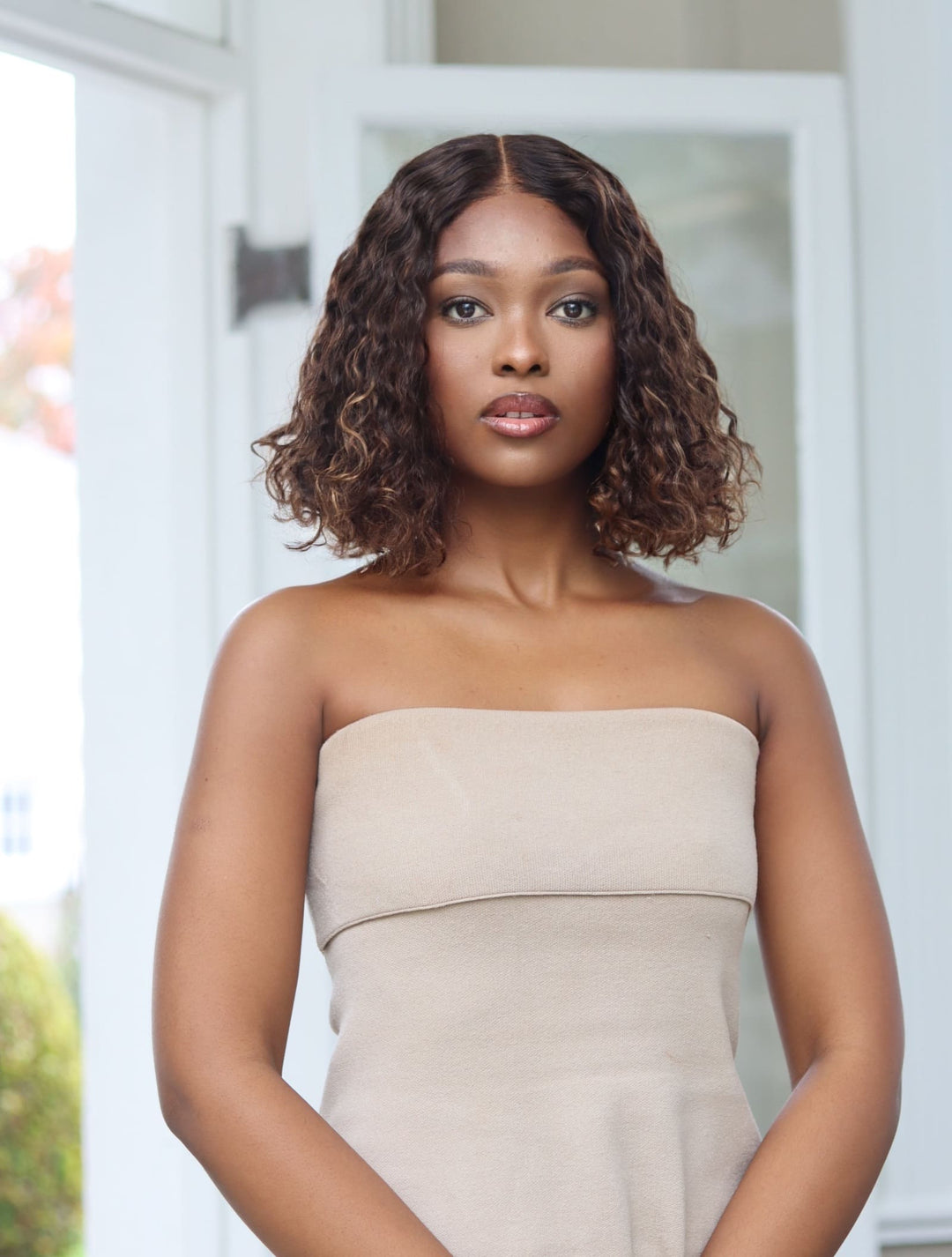 HD Peruvian 2x6 Lace Wig Swifty Bob Col 230 10 Inch