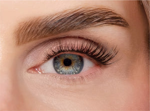 eye with vogue lash
